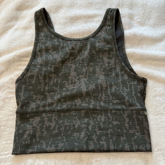 Lululemon Camo Power Pivot Tank About a size 4 - Picture 1 of 5